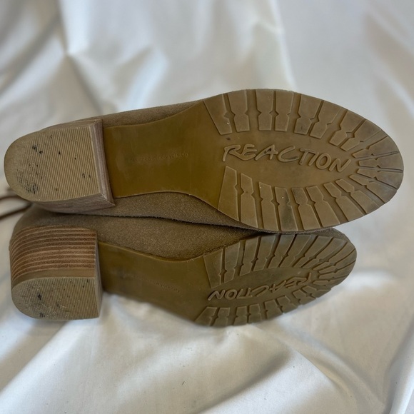 Kenneth Cole Reaction Beige/Tan suede Pilage ankle Booties heel Tassel Zip Sz 7 - Picture 9 of 13